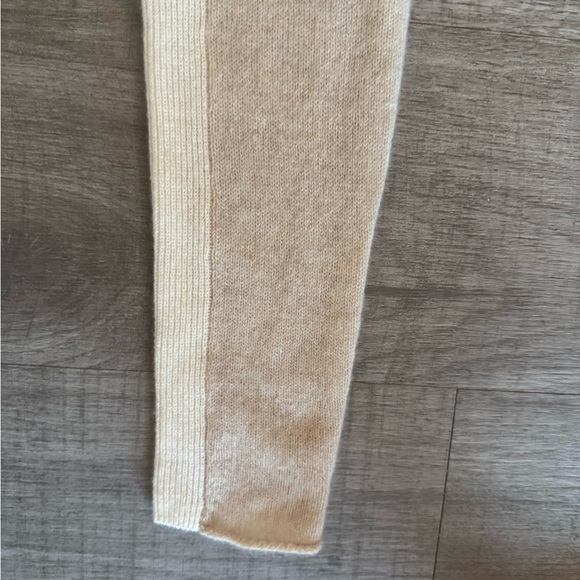 Vineyard Vines Crewneck Seaspun Cashmere Sweater Size: Small - Picture 6 of 7